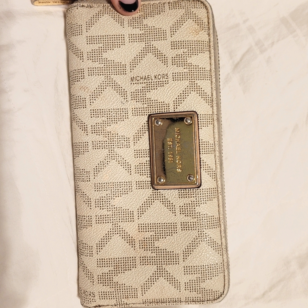 Michael kors wallet